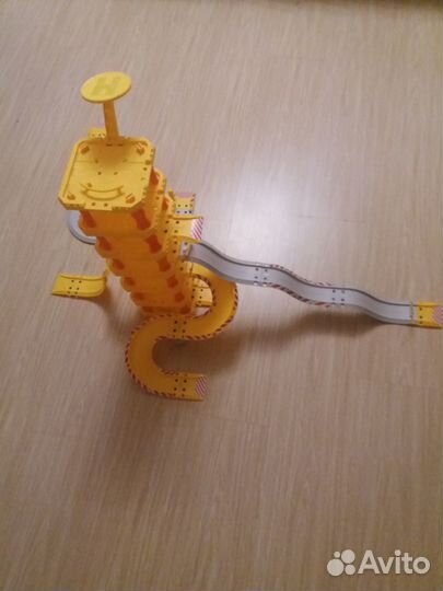 Паркинг, трек для машинок гараж парковка