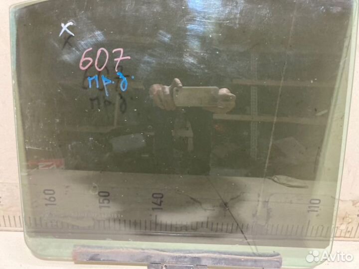 Стекло двери заднее правое Газ Волга 3102 1H2