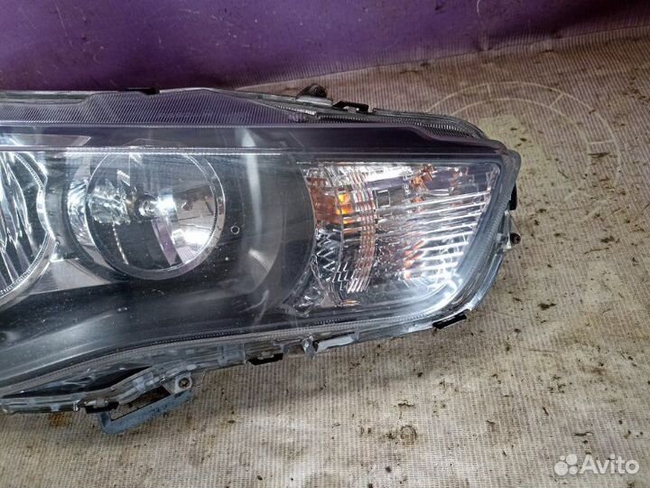 Фара галогеновая передняя правая Mitsubishi