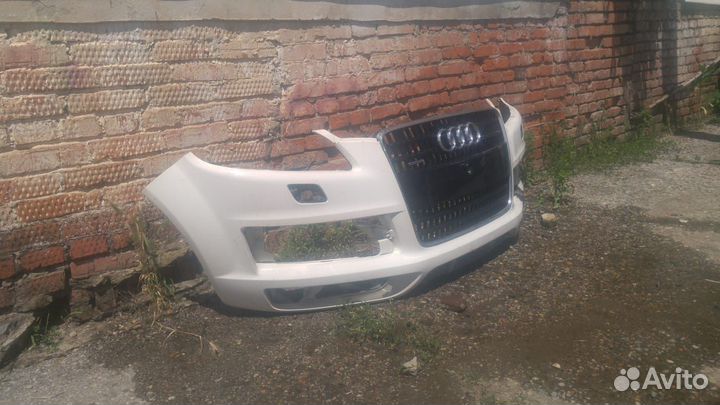 Продам передний бампер Audi Q7