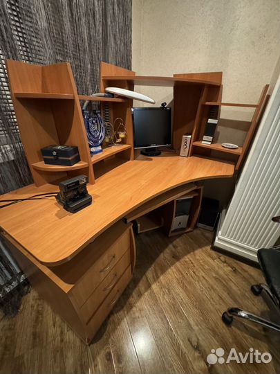 Компьютерный стол