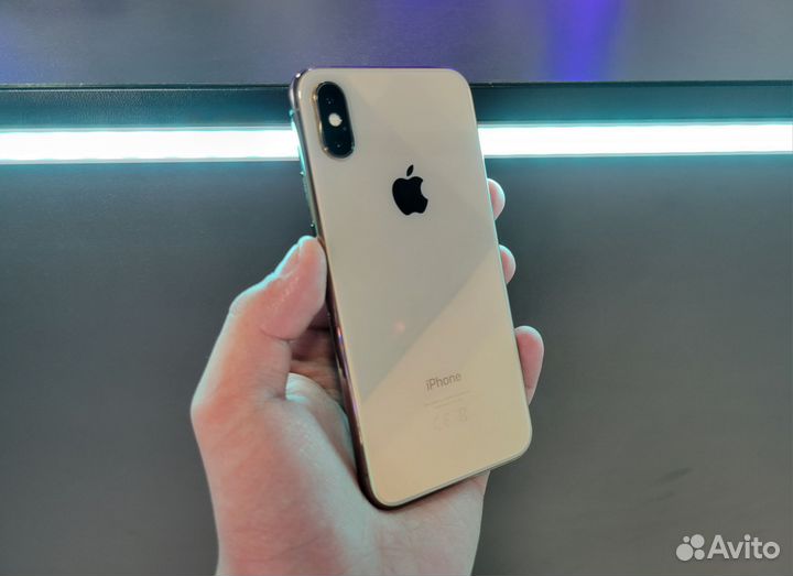 iPhone Xs, 64 ГБ