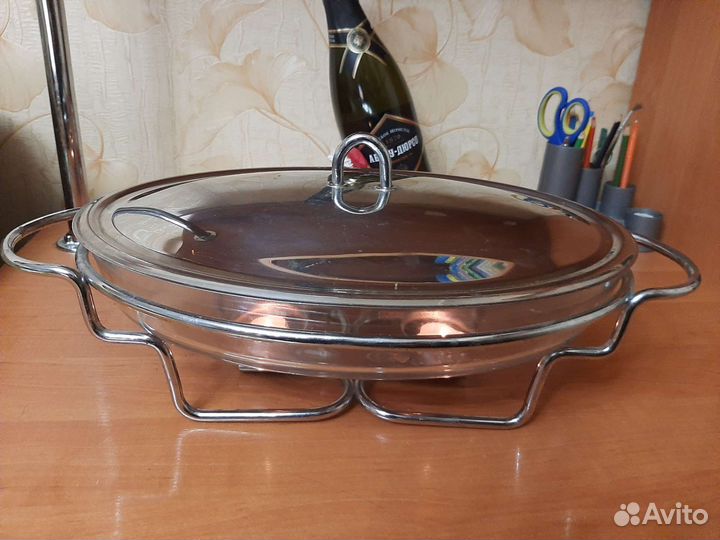 Стеклянная форма для подачи горячего к столу
