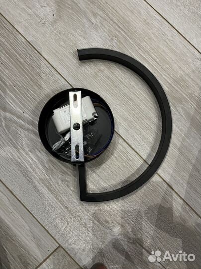 Настенный светильник