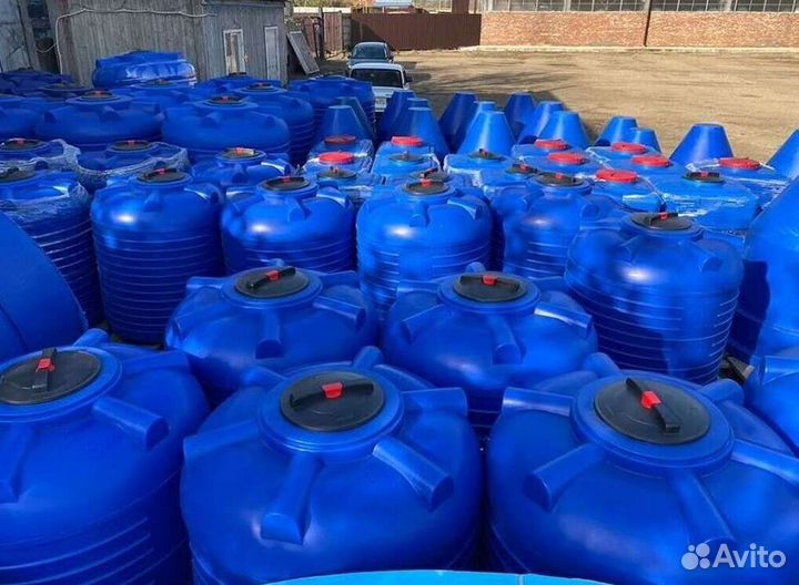 Бак для воды. Для дома, дачи и сада на 1000 литров