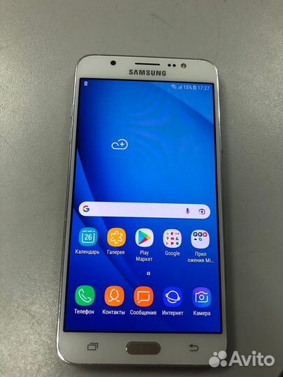Смартфон Samsung Galaxy J7