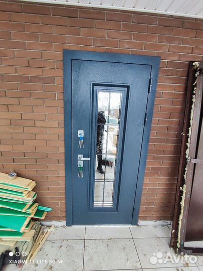 Дверь входная со стеклопакетом