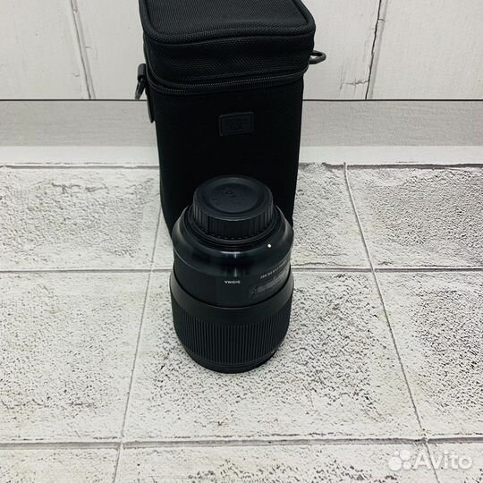 Sigma AF 135mm f/1.8 DG HSM Art