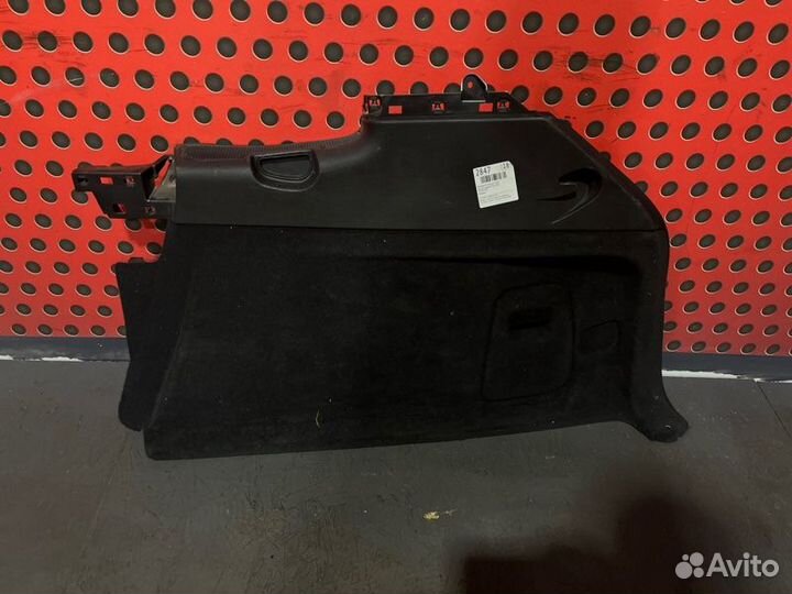 Обшивка багажника правая Porsche Cayenne 958 2016