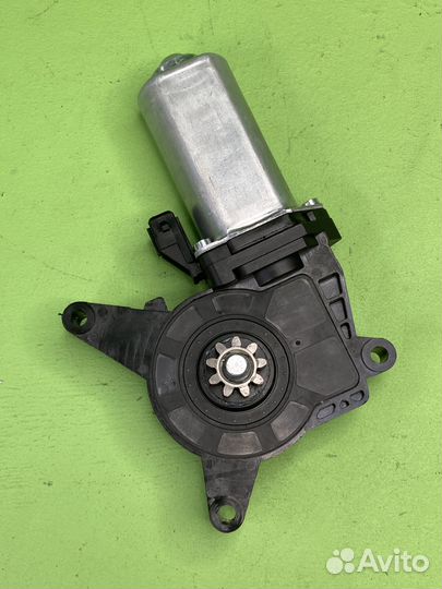 Электродвигатель стеклоподьемника 24V (левый) \MB