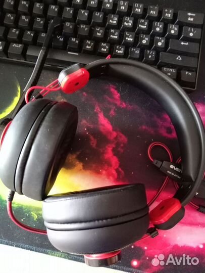 Проводные наушники