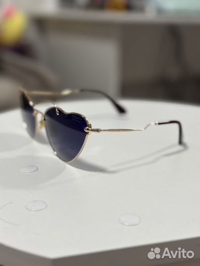 Солнцезащитные очки miu miu