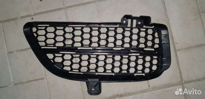 Volkswagen Touareg Решетка бампера правая 2007-10г