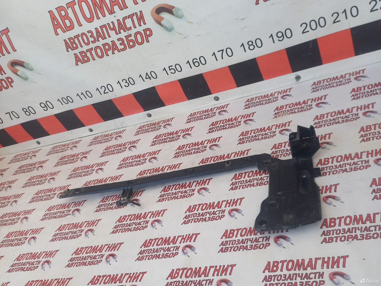 Кронштейн заднего бампера правый Форд Транзит 8