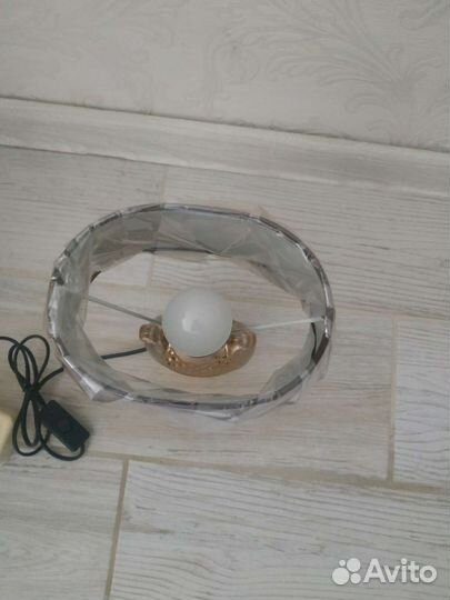 Лампа настольная прикроватная