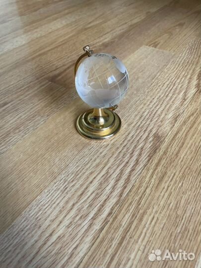 Стеклянный глобус