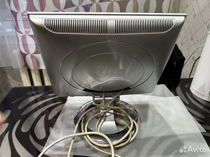 Монитор LG flatron L1500B