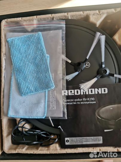 Робот пылесос Redmond RV-R290