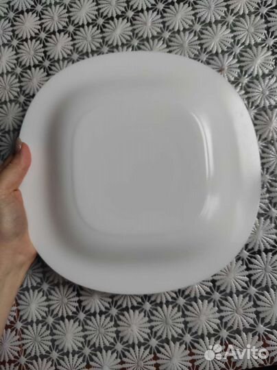 Тарелки большие квадратные