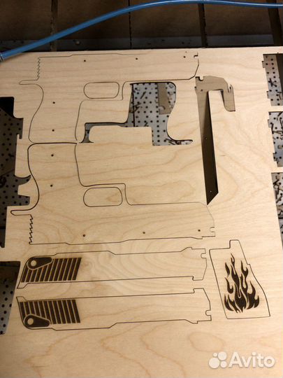 Лазерная резка фанеры, гравировка