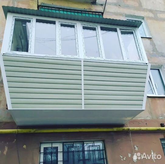 Пластиковый балкон с установкой