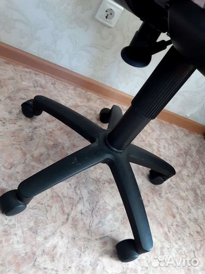 Компьютерное кресло (на запчасти)