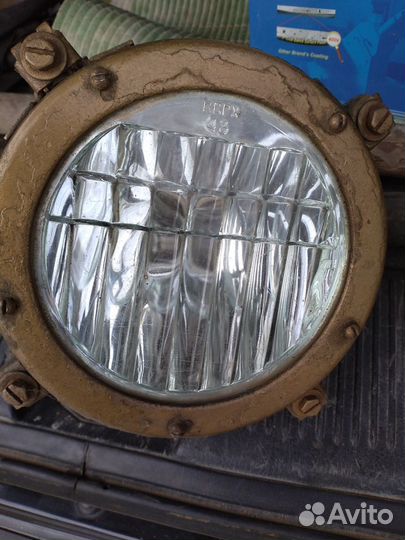 Танковая фара