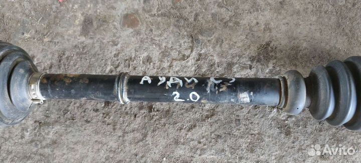 Привод левый и правый на Ауди 100 с3 44к. дв.2,0