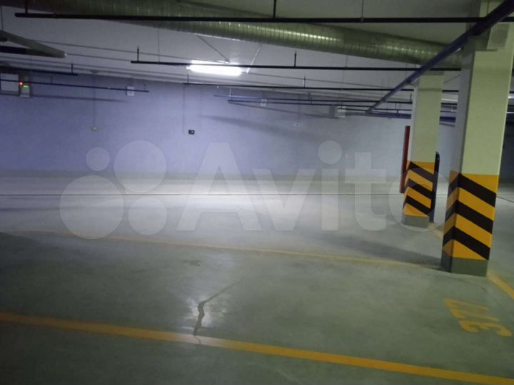 Машиноместо, 15 м²