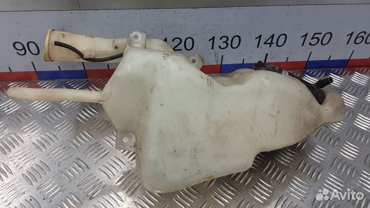 Бачок омывателя на Mitsubishi Carisma