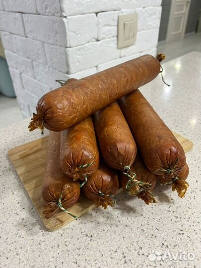 Колбаса ветчинная