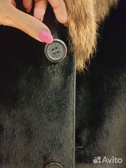 Шуба мужская из нерпы и енота