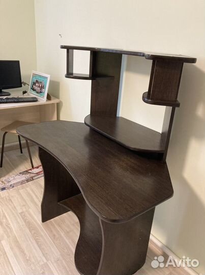 Компьютерный стол