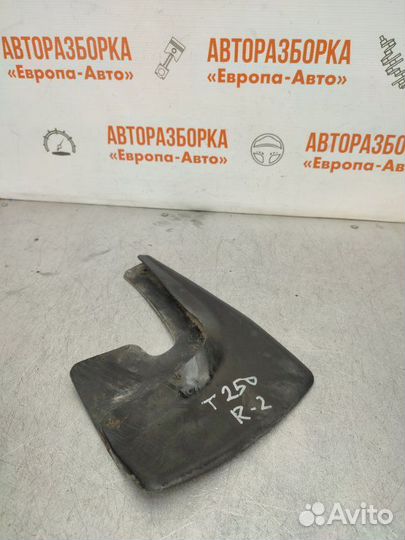 Брызговик задний правый Chevrolet Aveo T250 седан