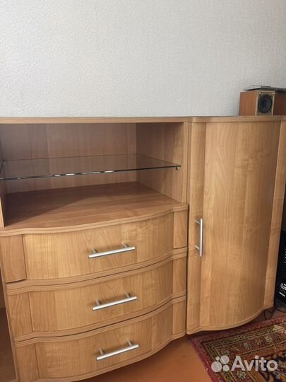 Шкафы, комод, стол