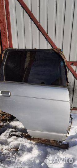 Дверь Daihatsu Pyzar задняя правая