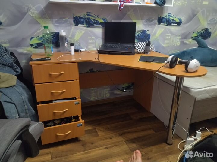 Письменный стол для школьника бу