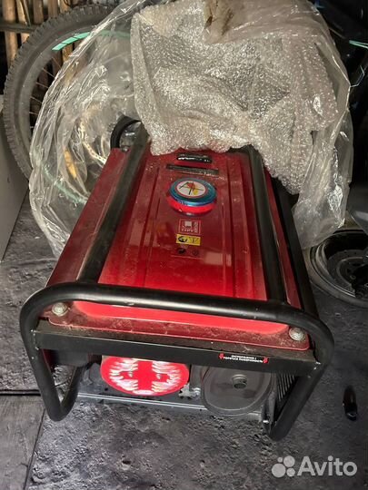 Продам генератор Honda