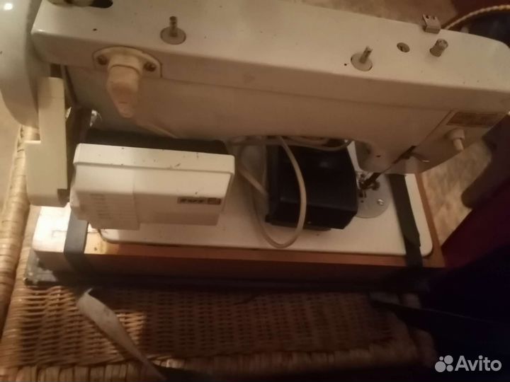 Швейная машинка чайка 132м