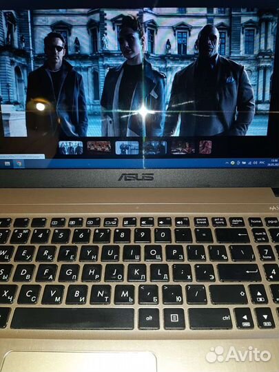 Ноутбук asus