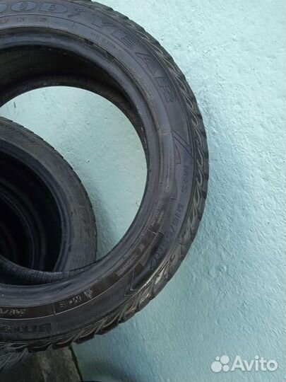 Goodyear UltraGrip Extreme 215/55 R17