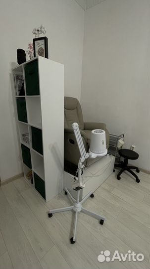 Аренда стола мастера маникюра, педикюр