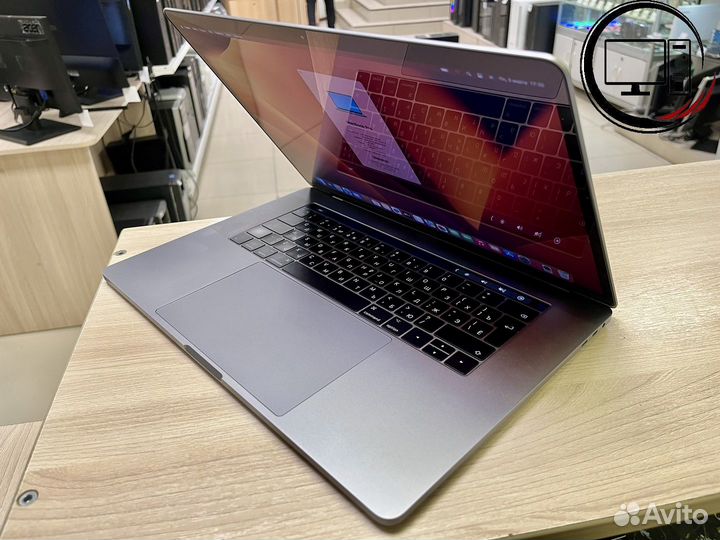 Apple Macbook Pro 15 2017г (Core i7/16/512) гарант