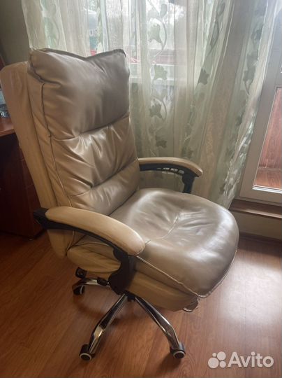 Кресло кожаное для компьютерного стола