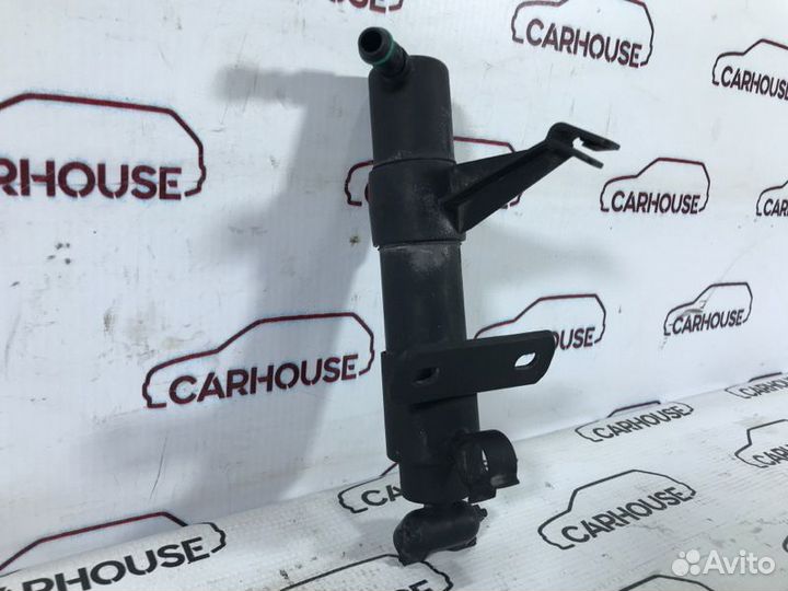 Форсунка омывателя фар передняя правая Volkswagen