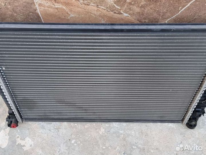Радиатор охлаждения двигателя W211