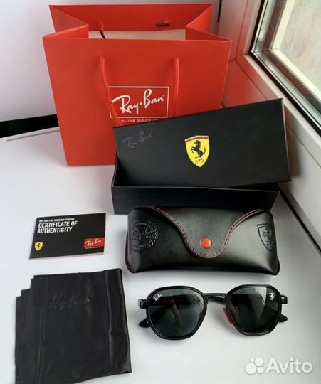 Солнцезащитные очки ray ban ferrari черные