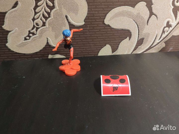 Фигурки из мультика леди баг и супер-кот