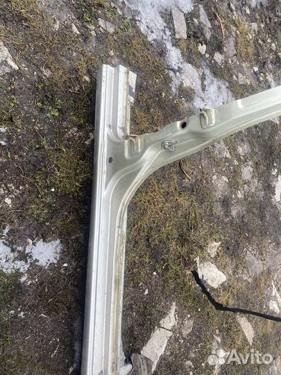 Стойка боковая правая калина