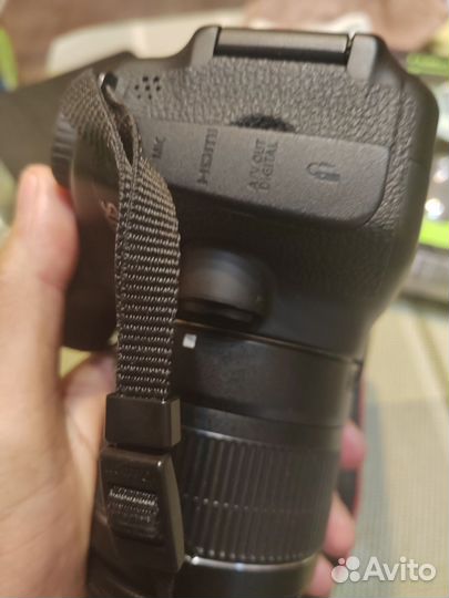 Canon 60d kit 18-55mm is II пробег 8800 кадров